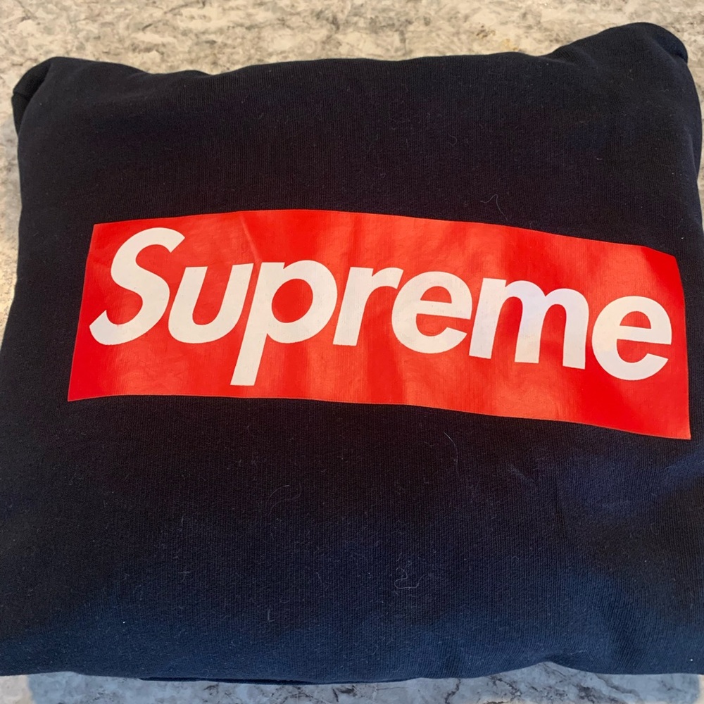Men’s Large Supreme Spain hoodie